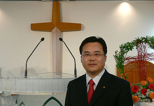 창립 10주년 맞는 요코하마영광교회 김경환 목사